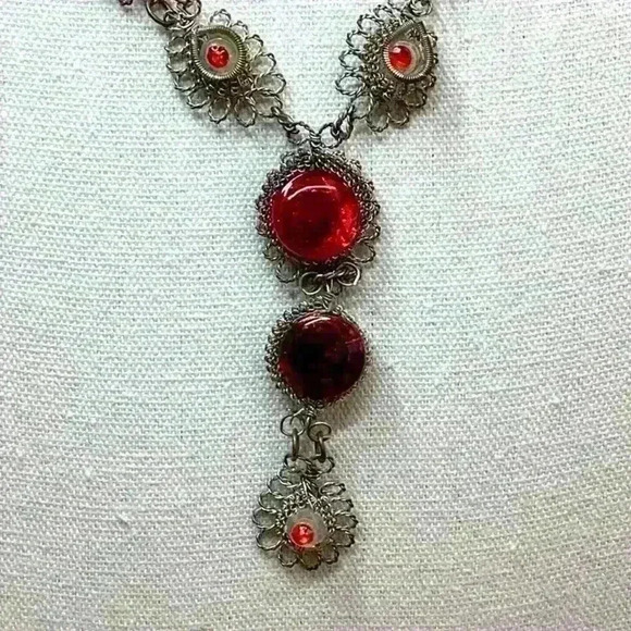 Silver and Red Filagree Necklace with Glass Pendant Detail - Picture 3 of 3